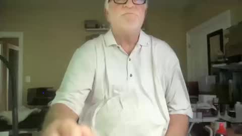 Snapshot of curo69 chatting on 10.14.25 ALAN online show from 10.14.25