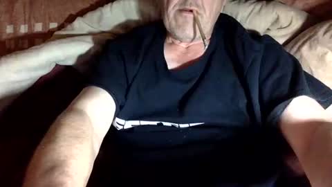 curvelover1977 online show from 11.10.25