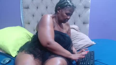 curveychubbyzoe online show from 12.14.25