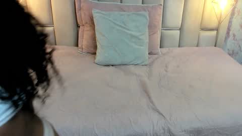 Alyanna  online show from 10.30.25