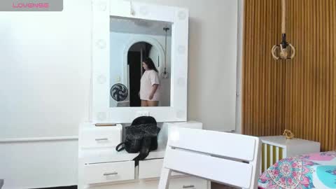  Hanna  online show from 10.29.25