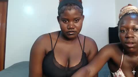 Snapshot of curvy_queen2 chatting on 03.27.26 queen online show from 03.27.26