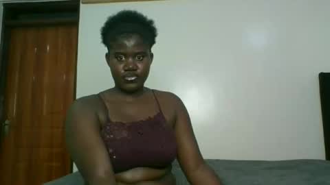 Snapshot of curvy_queen2 chatting on 03.29.26 queen online show from 03.29.26