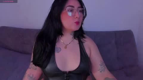 Snapshot of curvybaddie chatting on 04.06.26 A online show from 04.06.26