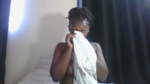 Snapshot of curvybootyj chatting on 01.16.25 CuteJJudy online show from 01.16.25