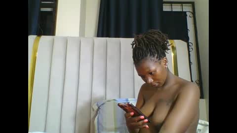 Snapshot of curvybootyj chatting on 02.08.25 CuteJJudy online show from 02.08.25