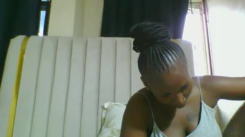 Snapshot of curvybootyj chatting on 02.11.25 CuteJJudy online show from 02.11.25