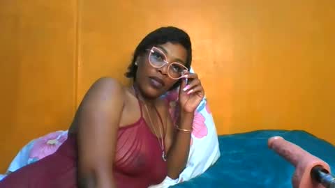 curvylyin online show from 03.16.26