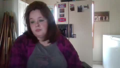 Snapshot of curvyplayday chatting on 12.19.24 dahlia -kim online show from 12.19.24
