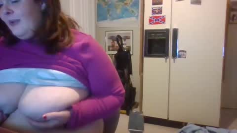 Snapshot of curvyplayday chatting on 01.01.25 dahlia -kim online show from 01.01.25