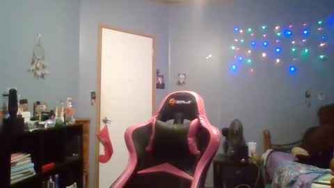 Snapshot of curvyplayday chatting on 01.14.25 dahlia -kim online show from 01.14.25