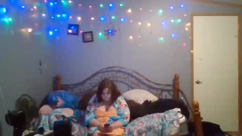 Snapshot of curvyplayday chatting on 02.08.25 dahlia -kim online show from 02.08.25