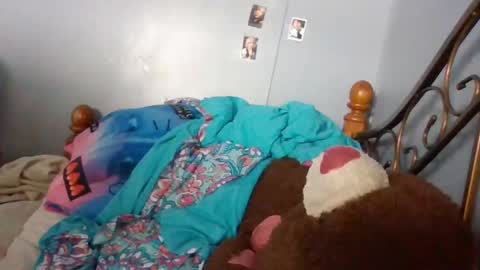 Snapshot of curvyplayday chatting on 02.18.25 dahlia -kim online show from 02.18.25