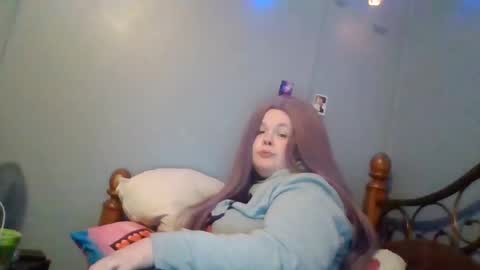 Snapshot of curvyplayday chatting on 02.21.25 dahlia -kim online show from 02.21.25