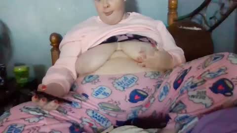 Snapshot of curvyplayday chatting on 02.21.25 dahlia -kim online show from 02.21.25