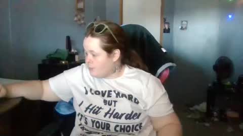 Snapshot of curvyplayday chatting on 03.11.25 dahlia -kim online show from 03.11.25