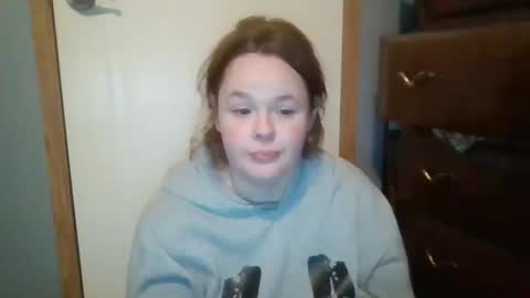 Snapshot of curvyplayday chatting on 10.11.25 dahlia -kim online show from 10.11.25