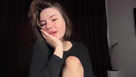 Snapshot of cute_bubbles chatting on 10.20.25 cute_bubbles online show from 10.20.25