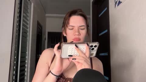 Snapshot of cute_bubbles chatting on 12.18.25 cute_bubbles online show from 12.18.25