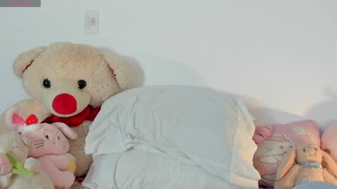 Snapshot of cute_dani1 chatting on 04.01.26 online show from 04.01.26