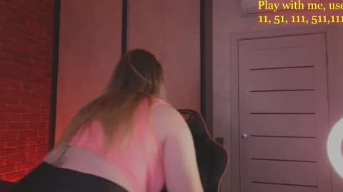 Everyday stream in the same time online show from 01.10.25