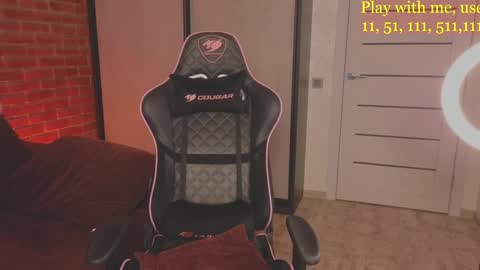 Everyday stream in the same time online show from 01.28.25