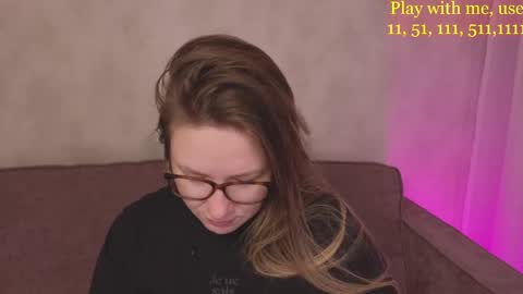 Everyday stream in the same time online show from 10.19.25