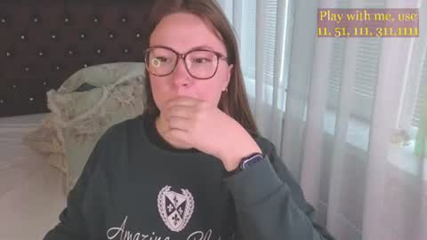 Everyday stream in the same time online show from 07.12.26