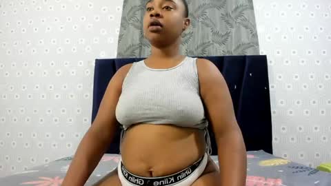 Snapshot of cute_ebony_18_ chatting on 05.29.26 cute_ebony_18_ online show from 05.29.26