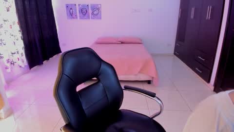 Snapshot of cute_fox_1 chatting on 01.07.26 Bella Fox online show from 01.07.26