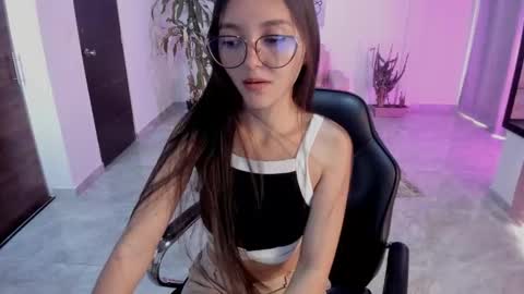 Snapshot of cute_fox_1 chatting on 03.03.26 Bella Fox online show from 03.03.26