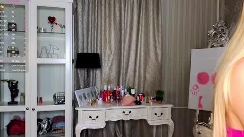 Anne online show from 10.10.25