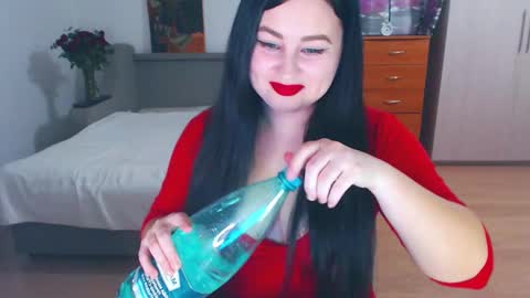 cute_jes online show from 02.19.25