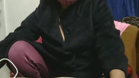 Snapshot of cute_kashmira99 chatting on 01.11.25 kashmira online show from 01.11.25