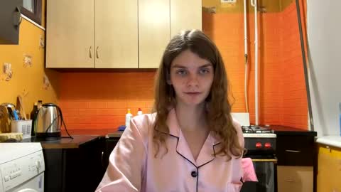 cute_kitte online show from 12.27.24