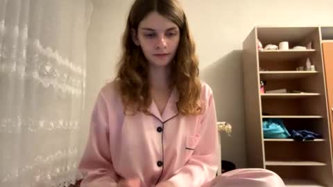 cute_kitte online show from 01.14.25
