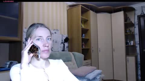 cute_lion_ online show from 11.11.25