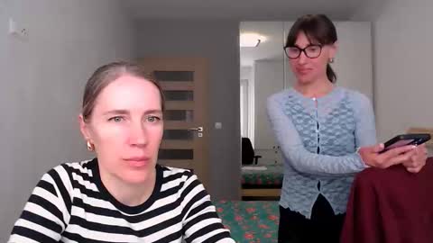 cute_lion_ online show from 04.21.26