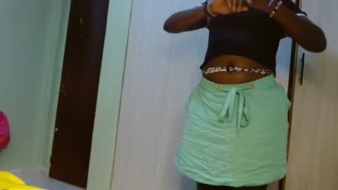 cute_lorna online show from 04.28.26