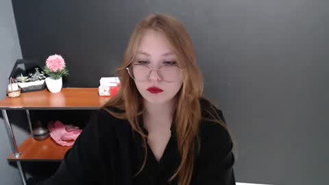 Snapshot of cute_minx chatting on 12.10.24 Veronica online show from 12.10.24