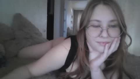 Snapshot of cute_minx chatting on 12.13.24 Veronica online show from 12.13.24