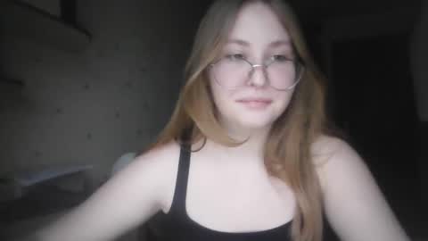 Snapshot of cute_minx chatting on 12.15.24 Veronica online show from 12.15.24