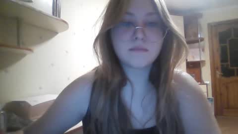 Snapshot of cute_minx chatting on 12.15.24 Veronica online show from 12.15.24
