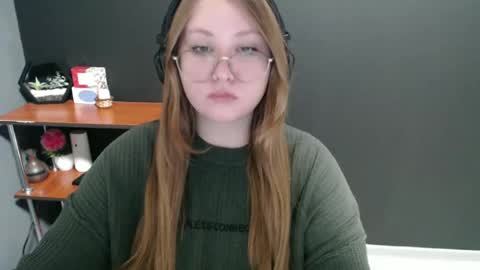 Snapshot of cute_minx chatting on 01.09.25 Veronica online show from 01.09.25