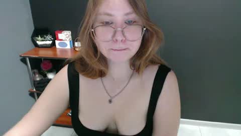 Snapshot of cute_minx chatting on 01.14.25 Veronica online show from 01.14.25