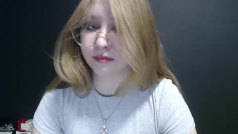 Snapshot of cute_minx chatting on 01.20.25 Veronica online show from 01.20.25