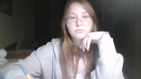 Snapshot of cute_minx chatting on 03.05.25 Veronica online show from 03.05.25