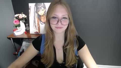 Snapshot of cute_minx chatting on 09.10.25 Veronica online show from 09.10.25
