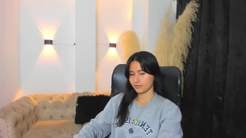 Snapshot of cute_rouss chatting on 12.14.24 ROUSS online show from 12.14.24