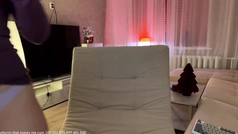 Snapshot of cute_siberian_girl chatting on 12.15.25 Ksenya online show from 12.15.25